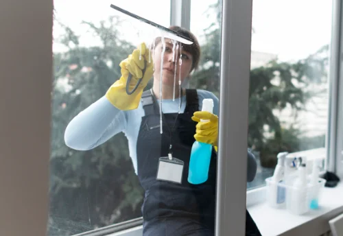 Nettoyage de vitres intérieures et extérieures à Cambrin